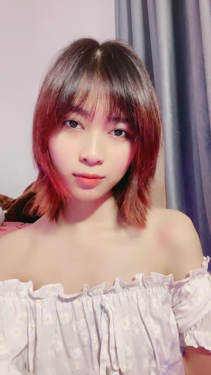 极品大学生！天然白虎【小蓝同学】粉嫩的小B紫薇棒自慰 白浆直流【40v】 (16)