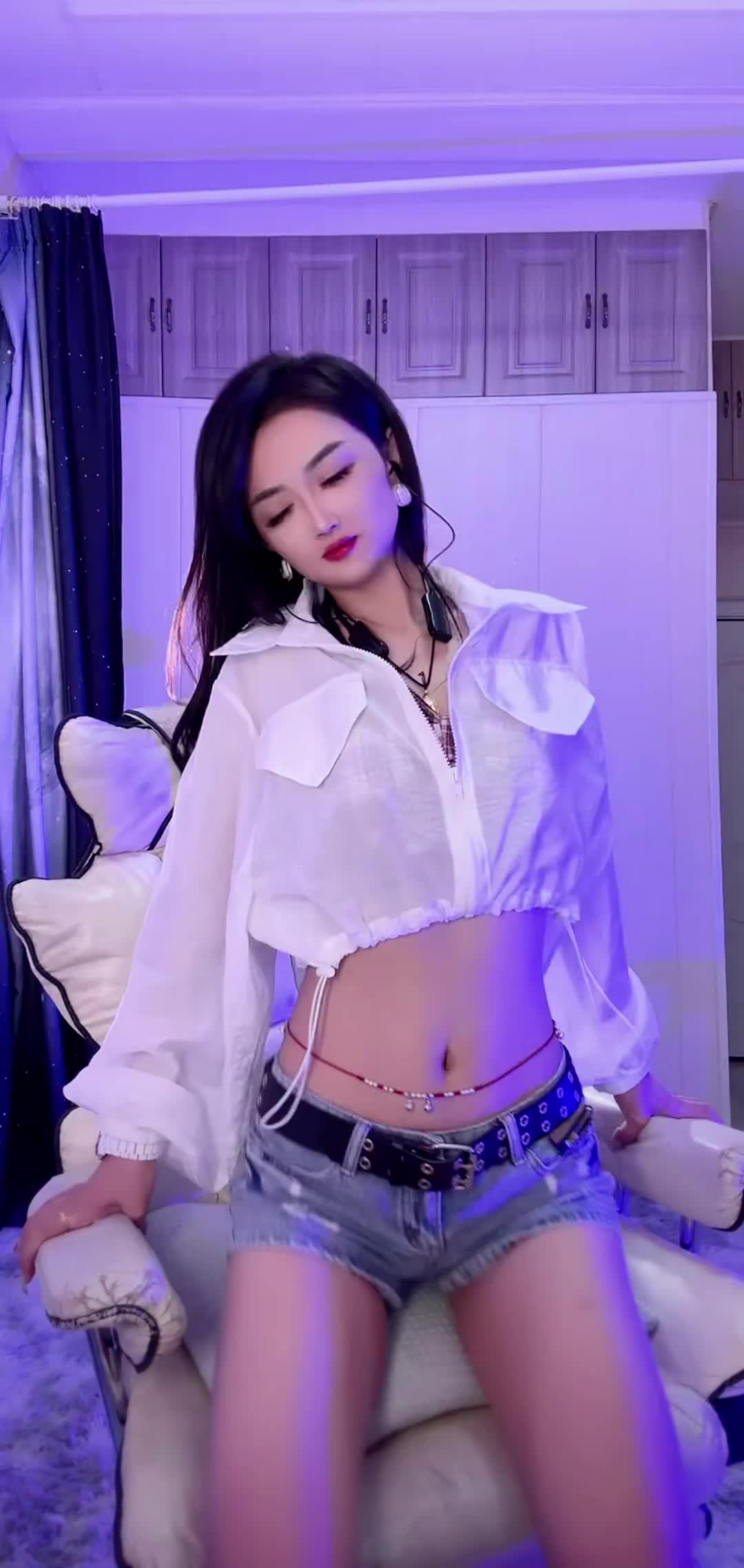 倩宝 表情到位 热舞