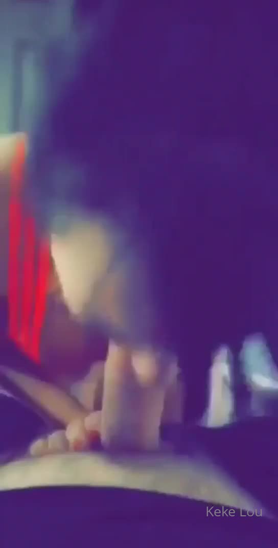 【自整理】练过瑜伽的软体骚母狗逼脸脚同框，用力掰开骚逼让你看个够，大鸡巴都立正了【471V】 (126)