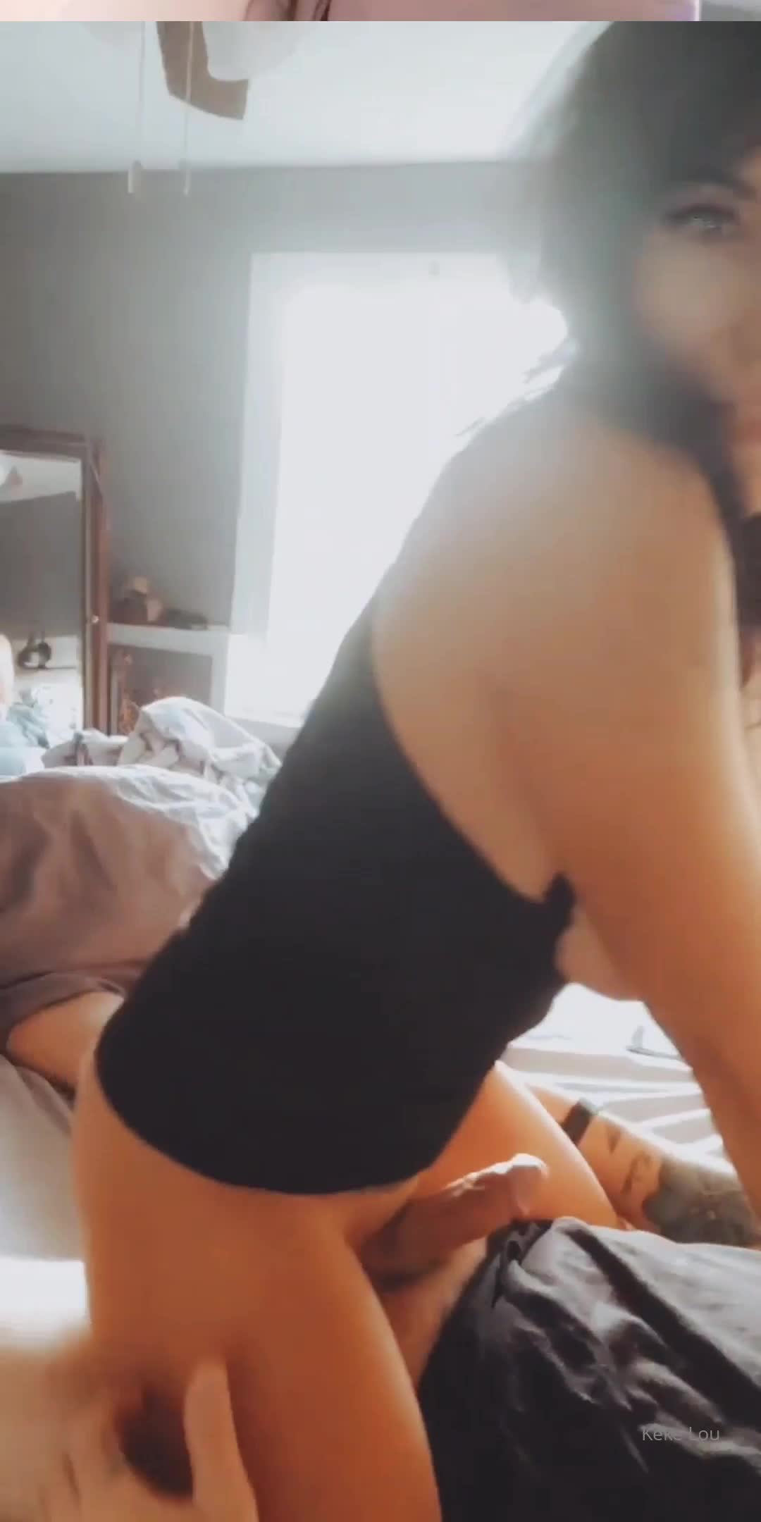 【自整理】练过瑜伽的软体骚母狗逼脸脚同框，用力掰开骚逼让你看个够，大鸡巴都立正了【471V】 (199)