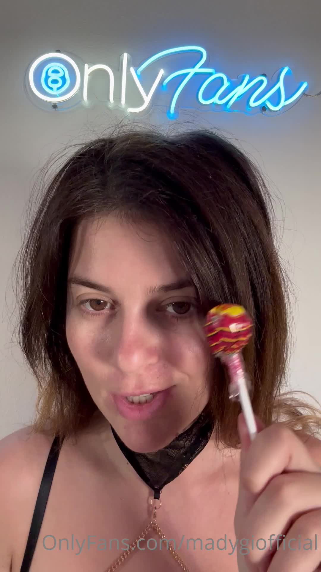 绳艺大师给熟女来个全套SM龟甲缚，奶子上还要贴个血滴子，狂虐这对极品大奶子【200V】 (96)