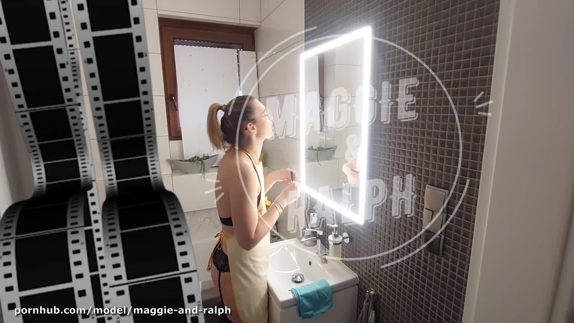 I Pay My Maid $200 for Hardcore Painful Anal  我付给我女佣 200 美元，让她忍受硬核痛苦的肛门 (64d49f9fea343)