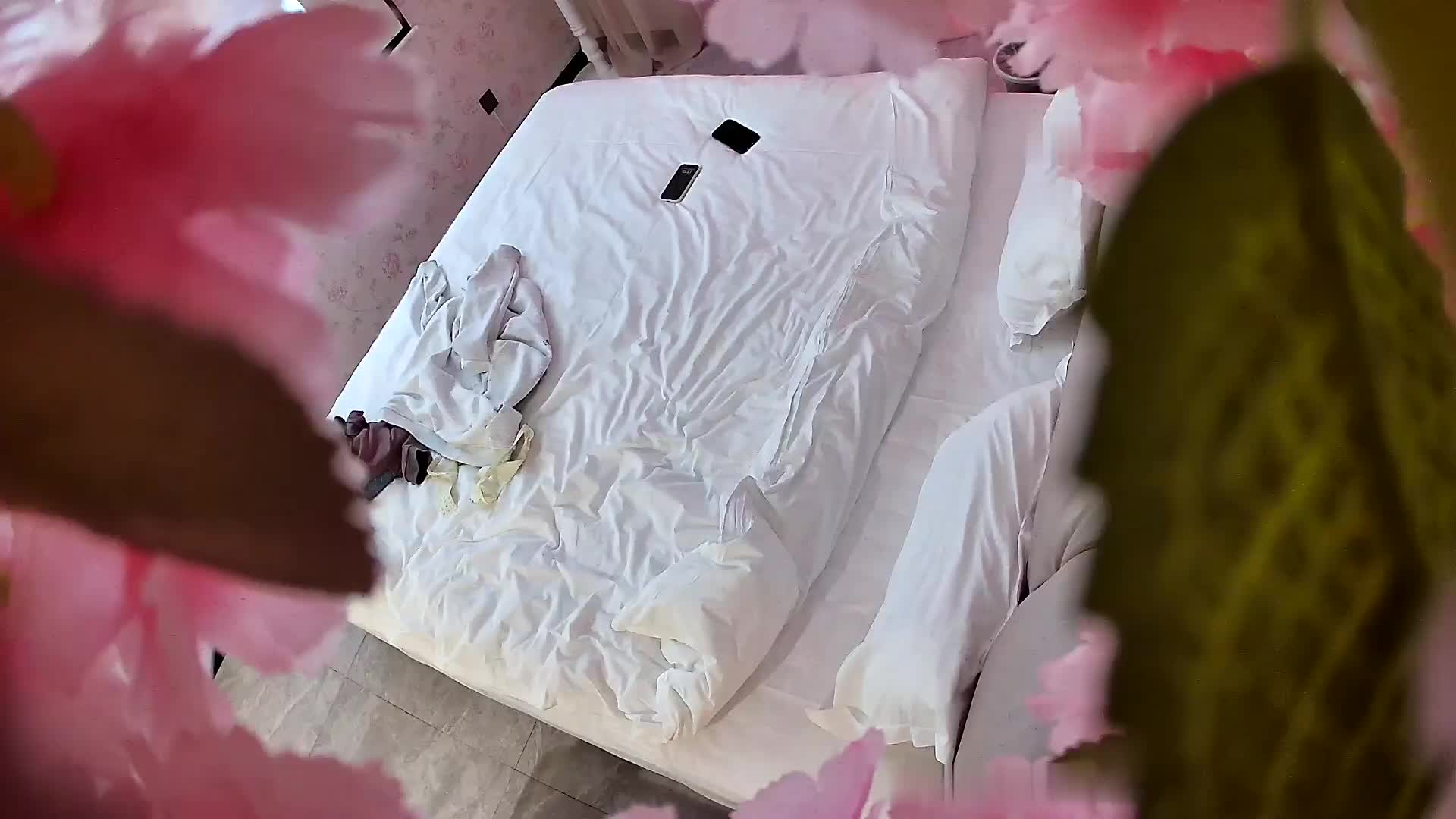 2024-1-18最新流出酒店偷拍眼镜反差可爱学妹和男友开了个钟点房两个小时一点都没浪费