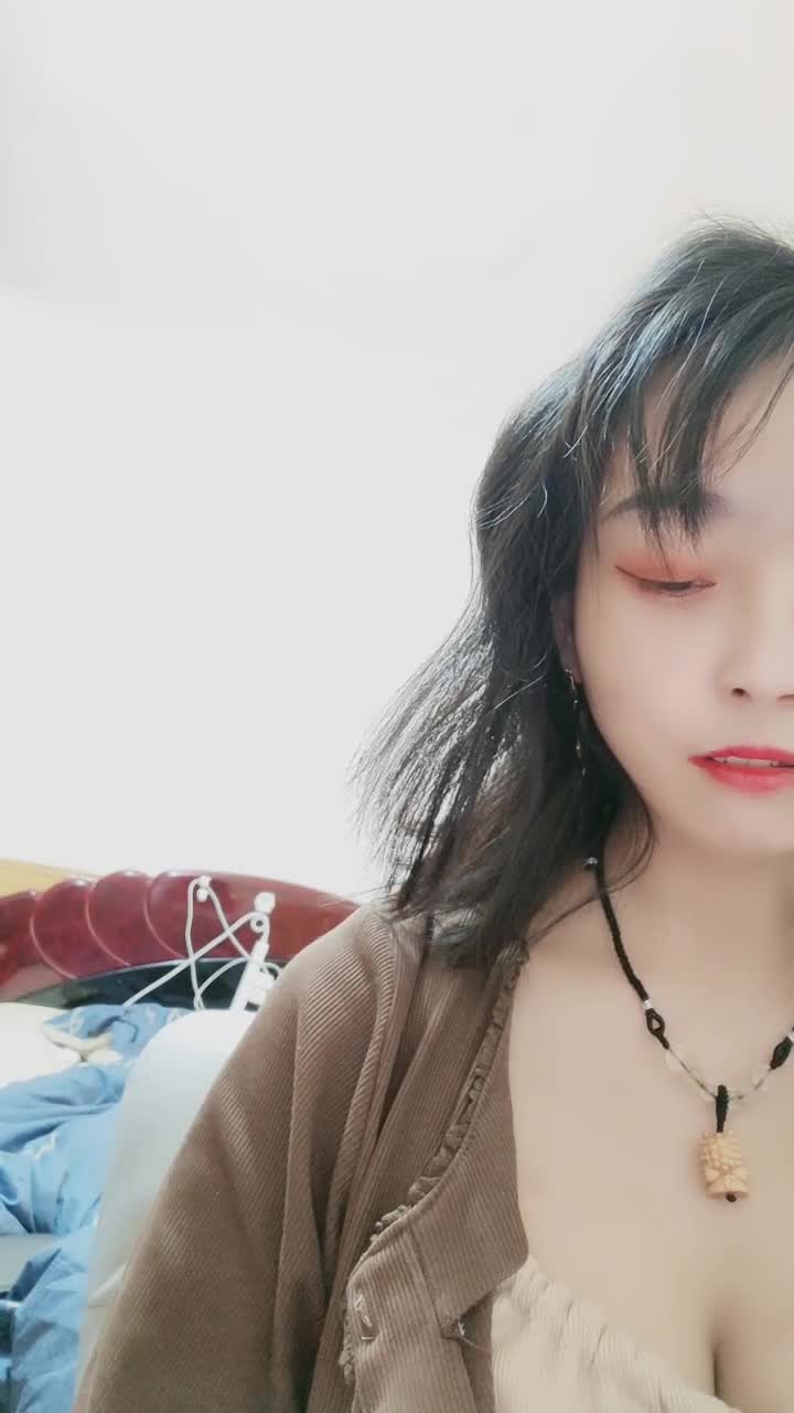 绿播【超哇塞哦】套路婊~迷人乳沟【40V】 (15)