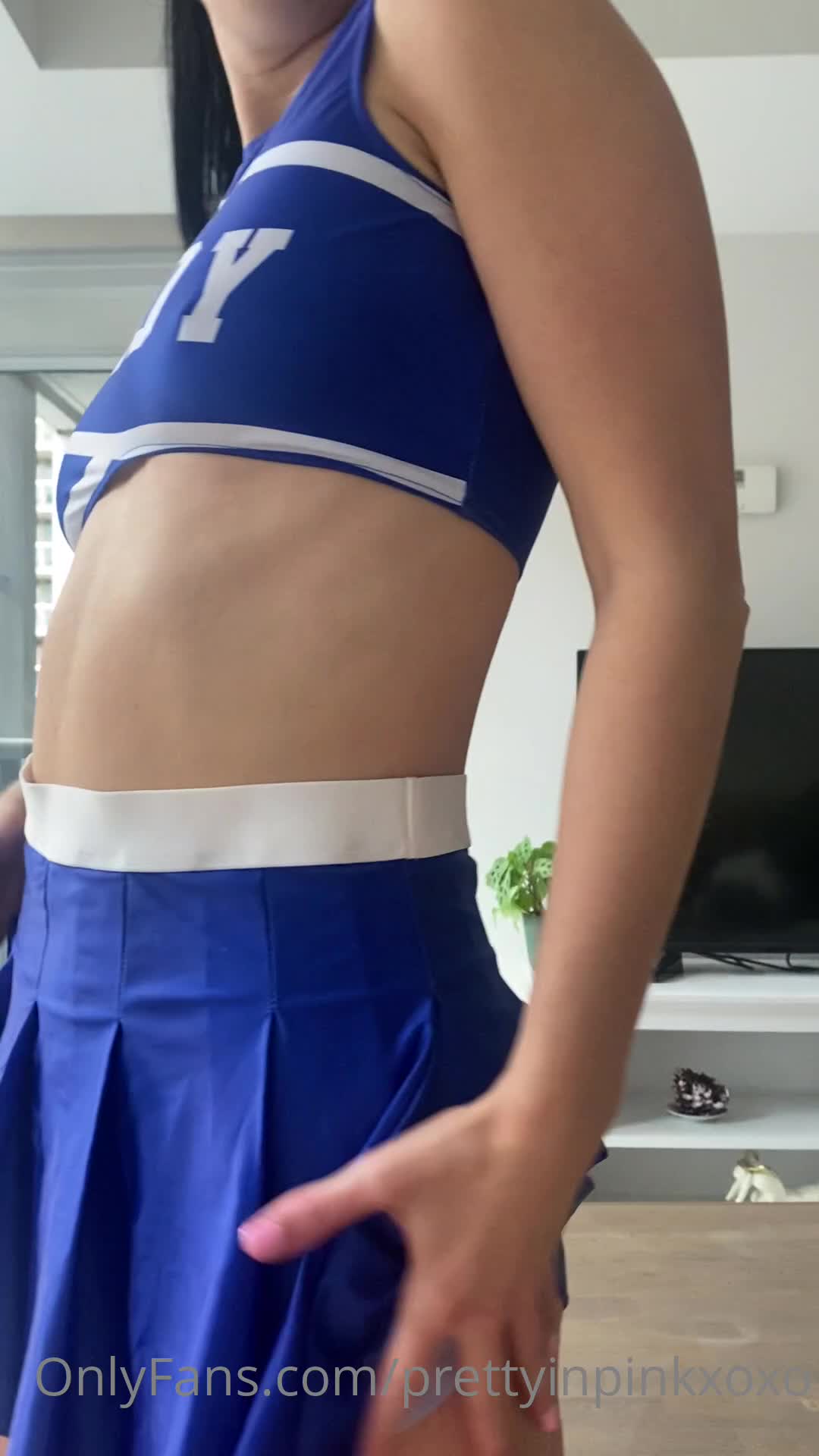 【自整理】喜欢穿五颜六色胶衣的肥臀母狗，邀请你把大肉棒插满她的每一个肉洞！【314V】 (82)