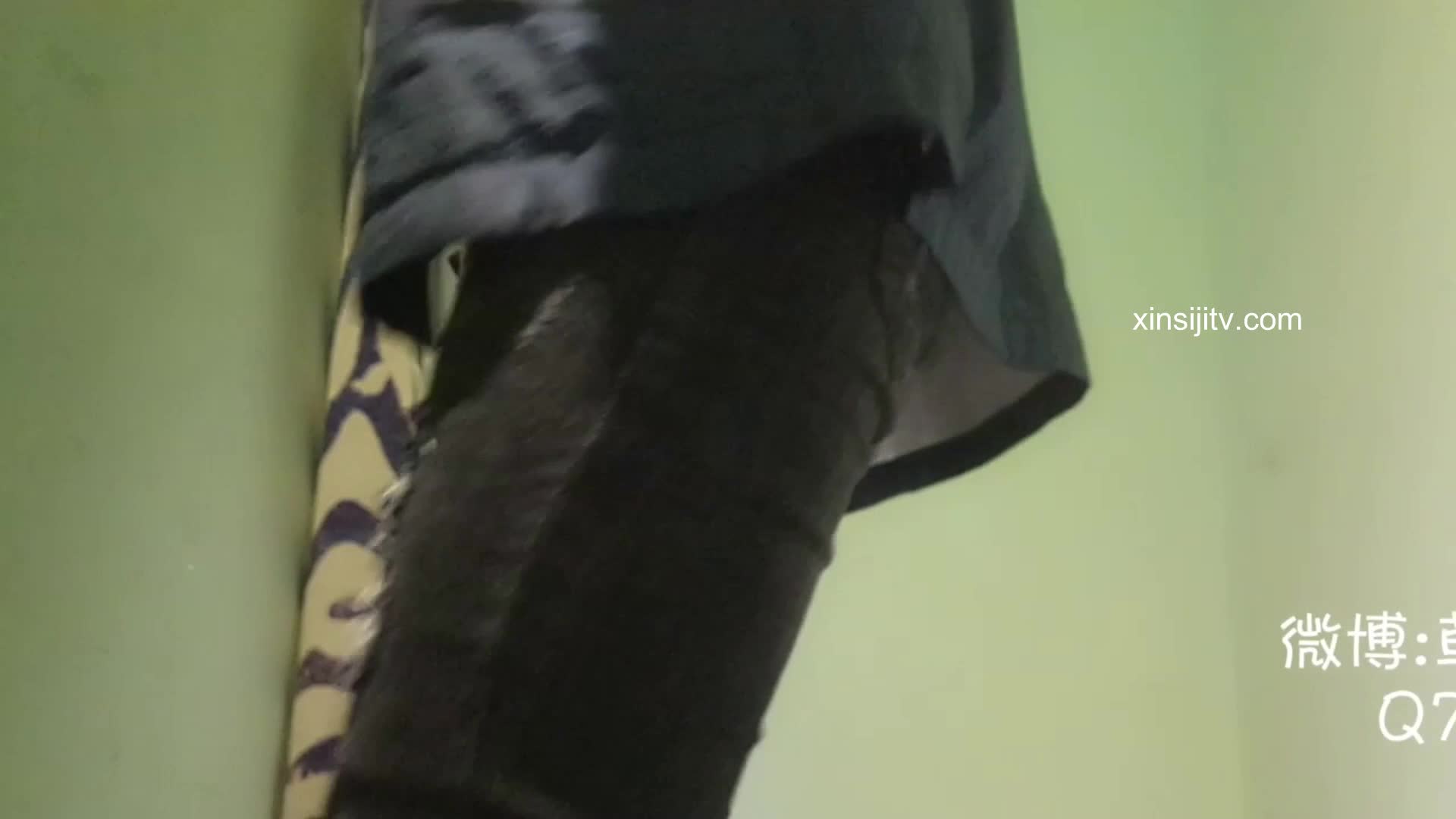 草莓味的软糖呀-商场试衣间与公共厕所露出