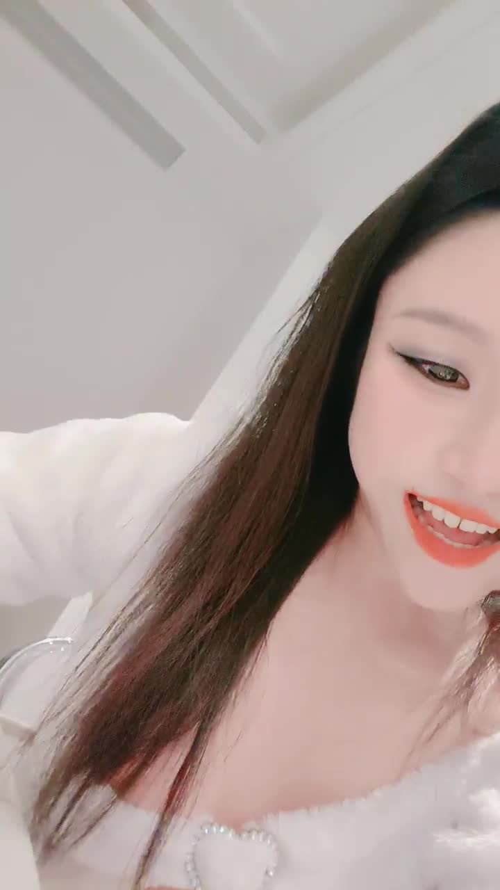 对镜子抠逼骚水喷不停！太壮观【遇水则发】淫水狂喷~水龙头一样【21v】 (20)