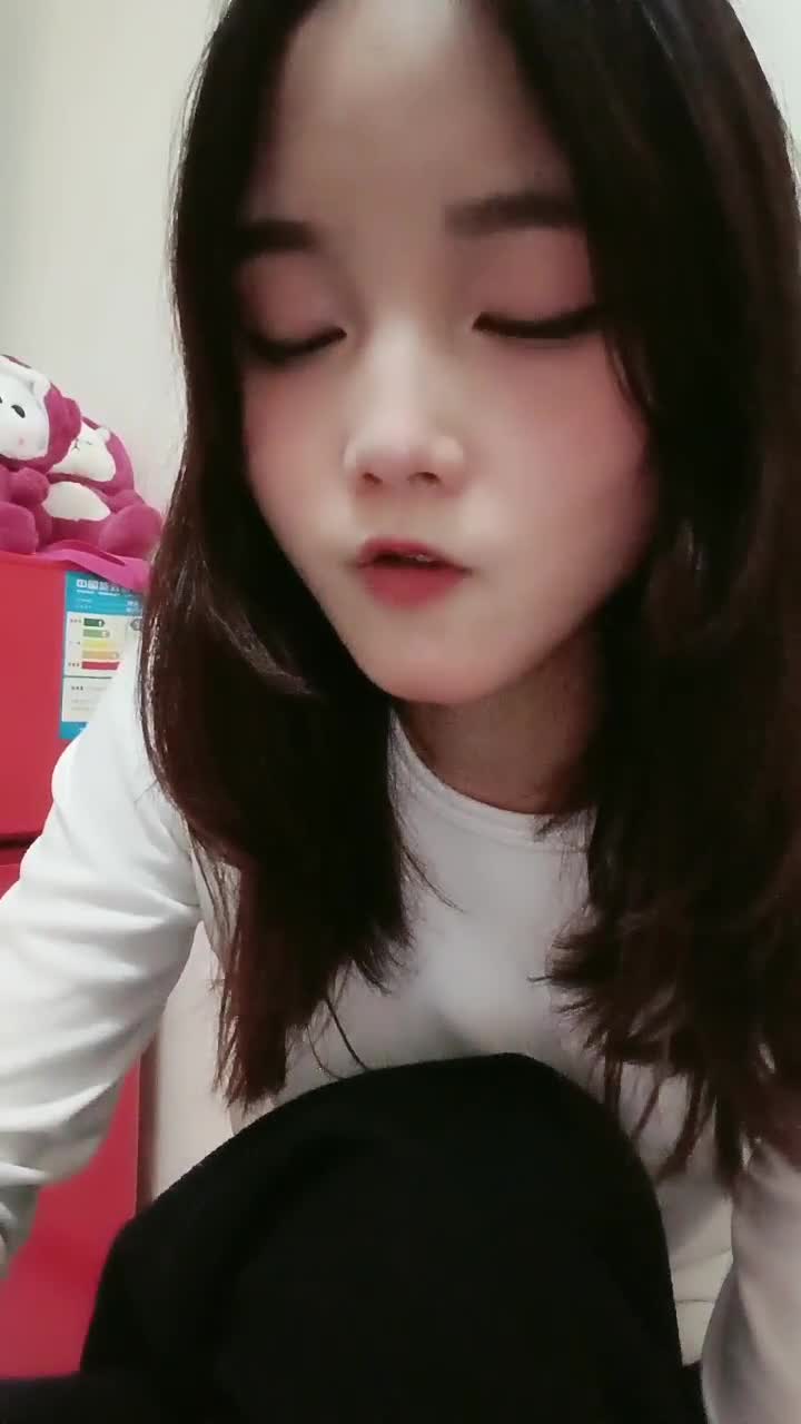 【曦曦不太会】超骚小美女~掰逼抠穴~道具自慰~口交无套啪啪【18v】 (15)