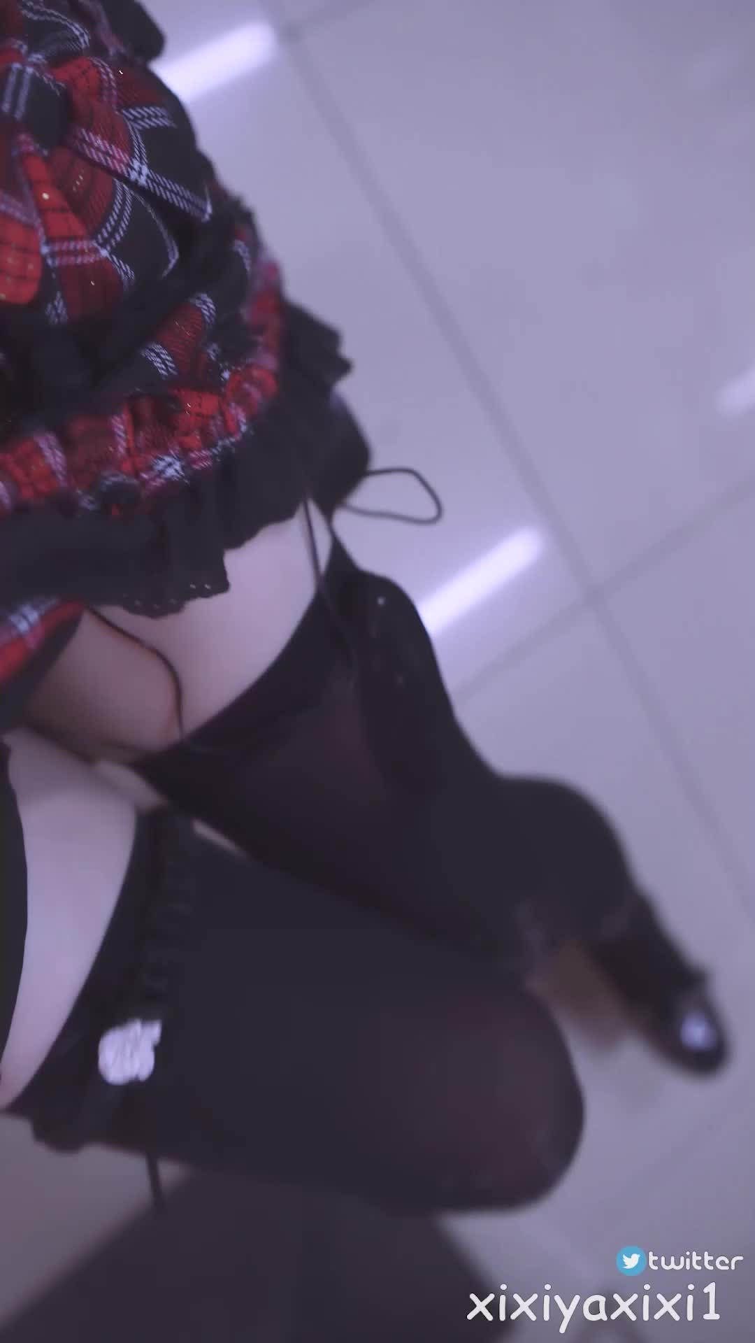 国产伪娘曦曦户外COS露出自拍【61V】 (38)