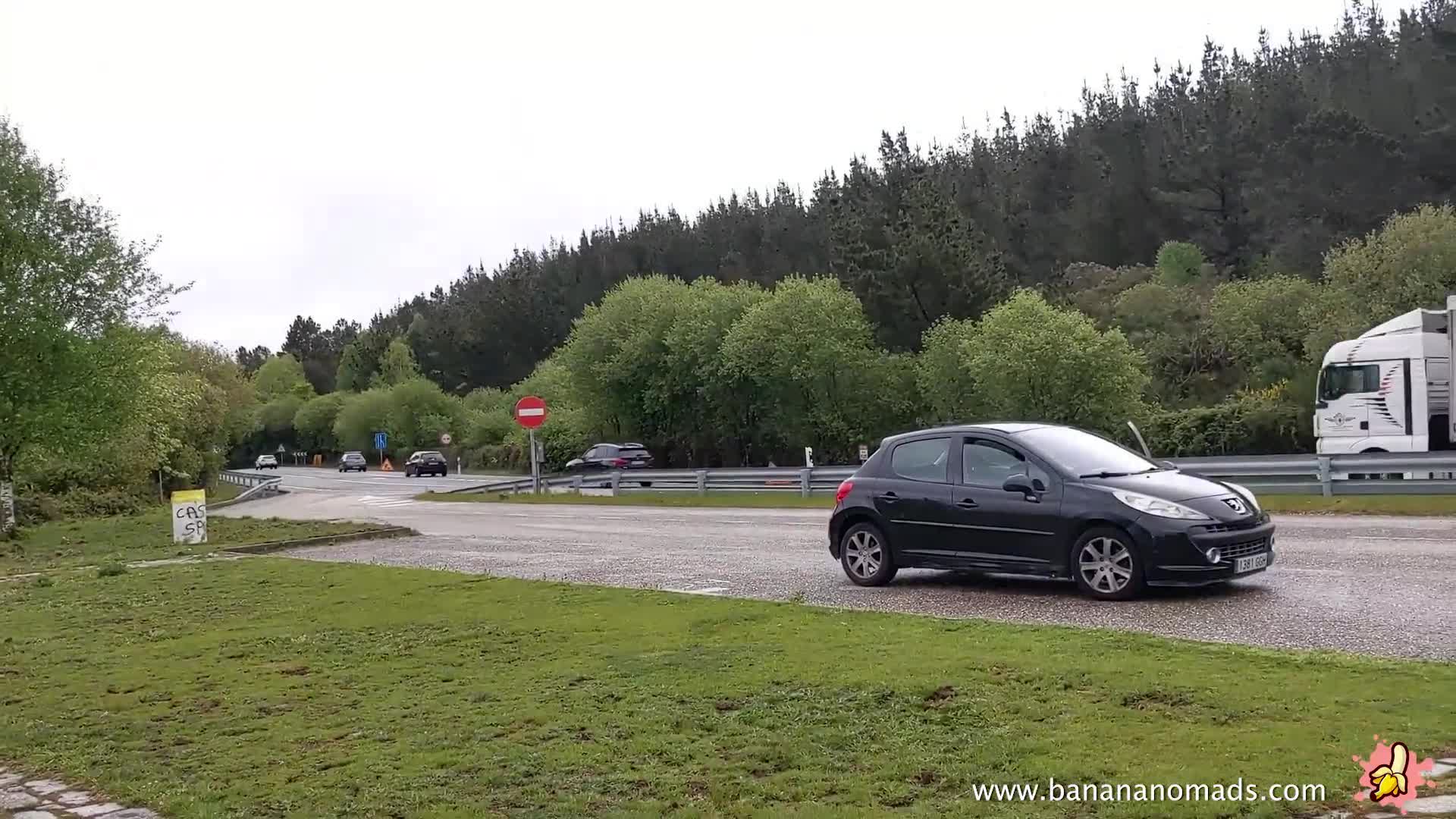 I suck his cock in the middle of the road while drivers watching - Banana Nomads - (ph6376419b44d21)