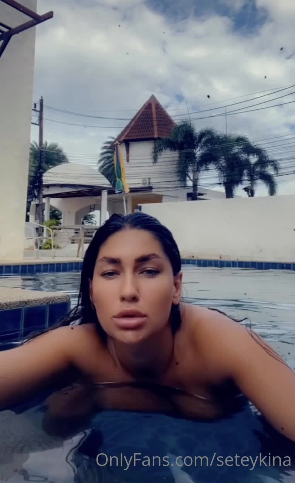 【自整理】胸前两个大南瓜，这种巨乳美女走路根本看不到脚趾头【531V】 (264)