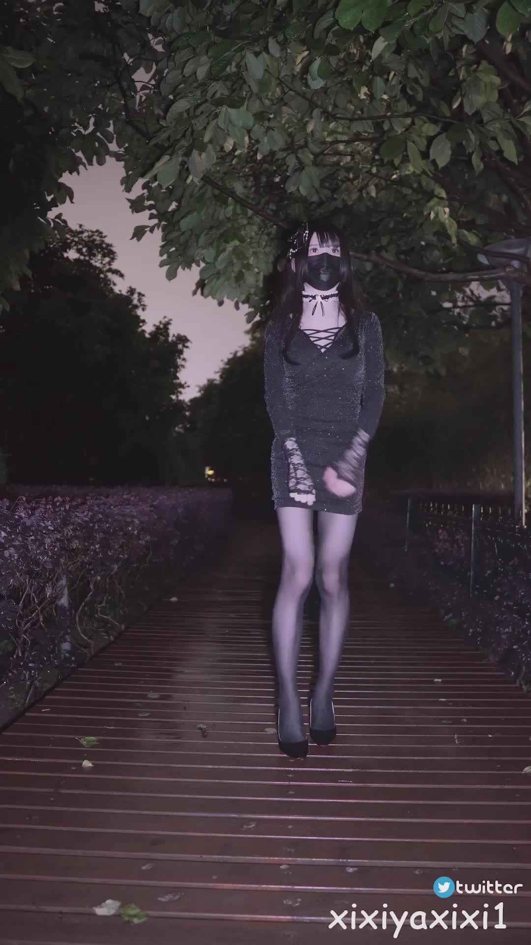 国产伪娘曦曦户外COS露出自拍【61V】 (36)