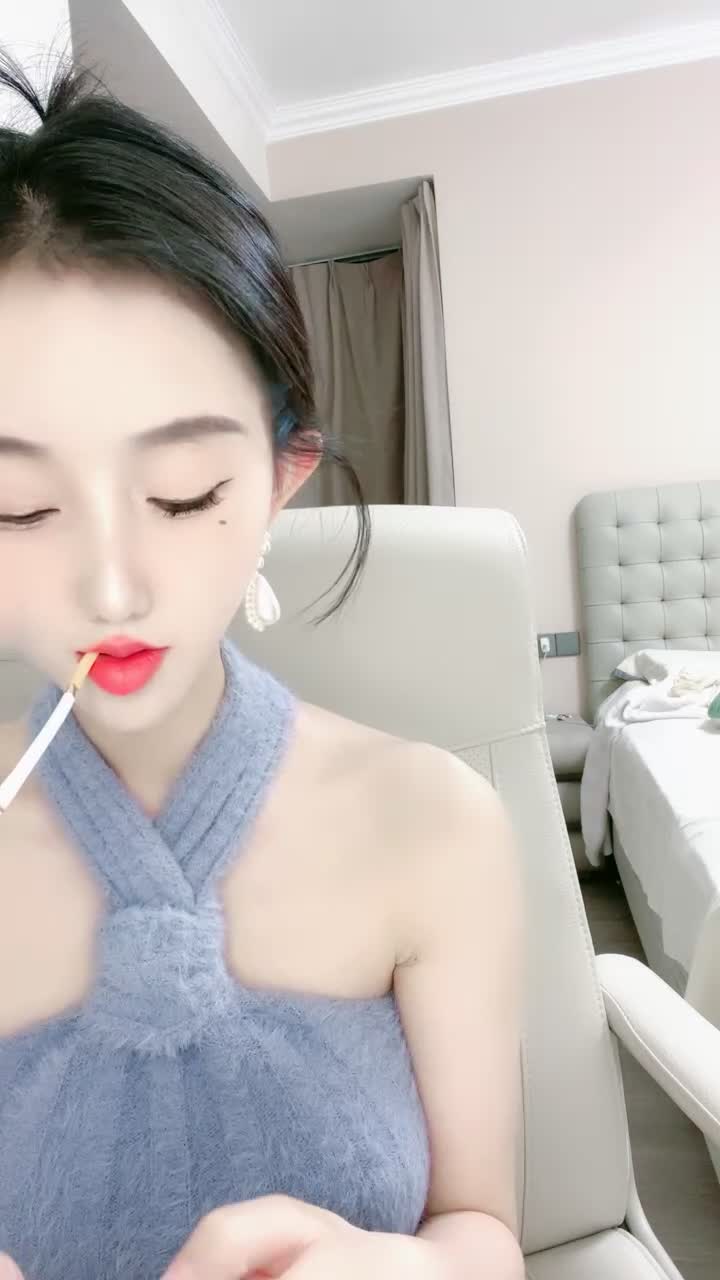 自录~超级大奶子~高级感绿播【嗲妮不嗲】G奶大胸~揉胸扭臀~诱人【24V】 (23)