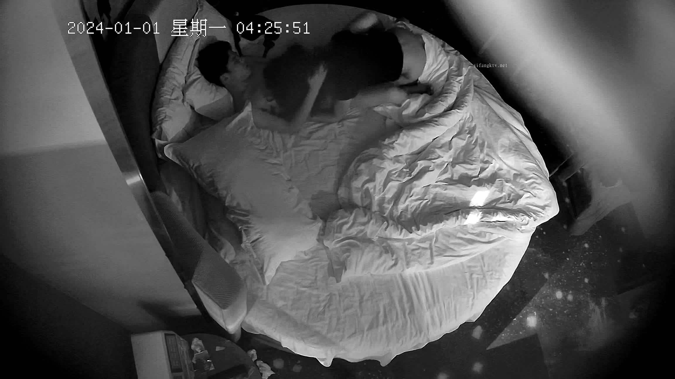 新年 最新酒店偷拍 大长腿学生情侣各种体位操逼 来电话时也要接着干！【11v】 (8)