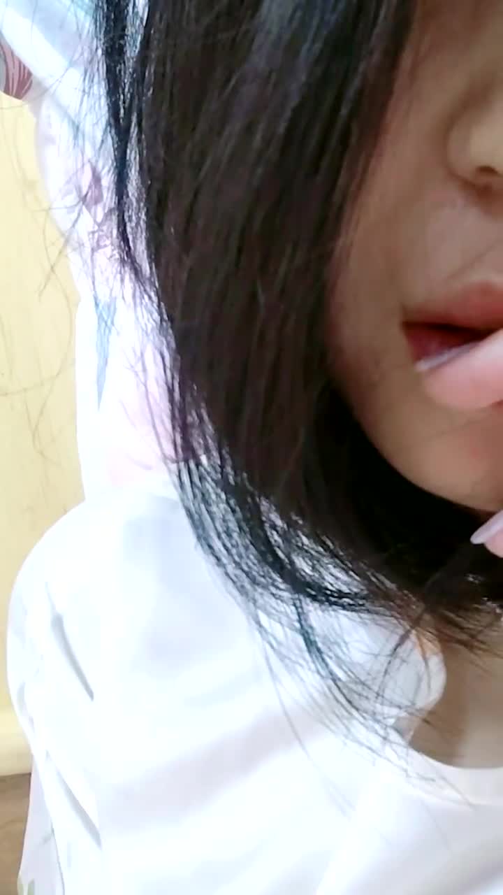 超嫩极品学妹【毛桃幺】极品粉嫩鲍鱼~真想舔一口啊~冒白浆【30V】 (3)