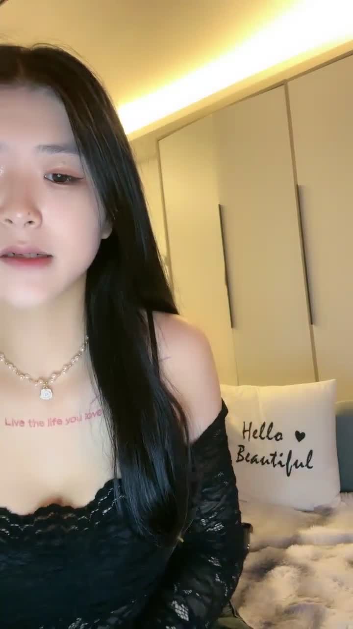 大二学妹 深喉口交 主动骑乘位啪啪【四川成都丝丝】被大屌男友爆操内射~道具插出豆浆！【24v】 (20)