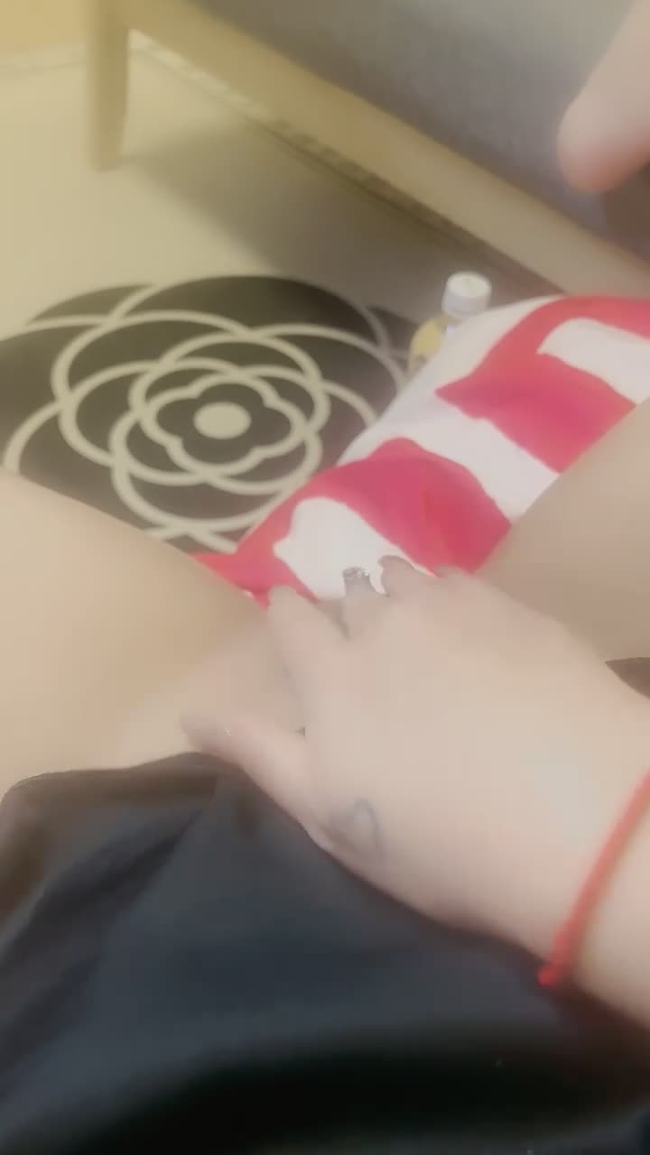 【上官大人】刚刚下海的纹身小妹妹~首次收费房道具【25V】 (21)