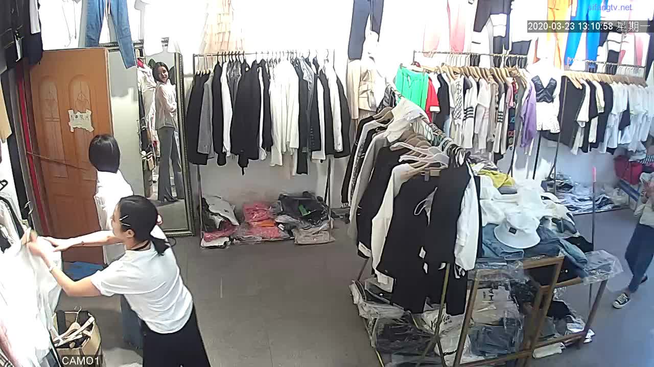 魔手 外购 更衣室经典偷拍（服装店 婚纱店、美新娘）4期合集【190v】 (24)