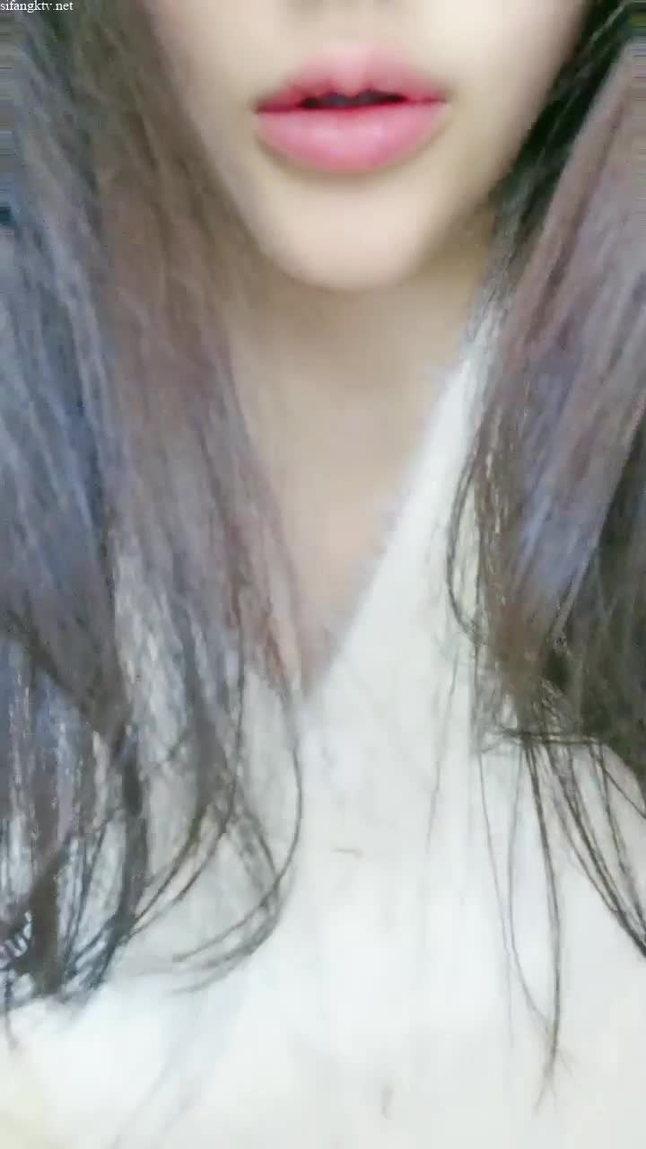 G奶女神~【钞票临摹师】裸舞~吉他~道具狂插【21v】 (19)