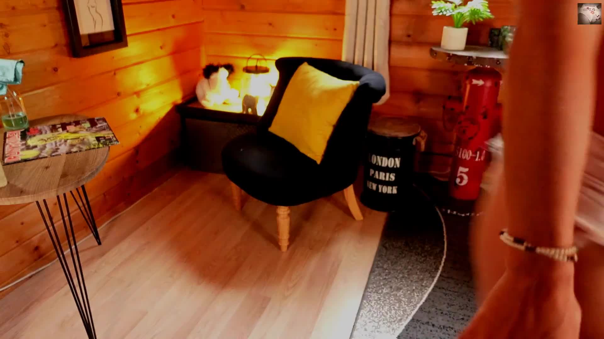 【自整理】一个人也能玩儿出花来 野外全裸直播被偷拍 Pornhub博主【127V】 (51)