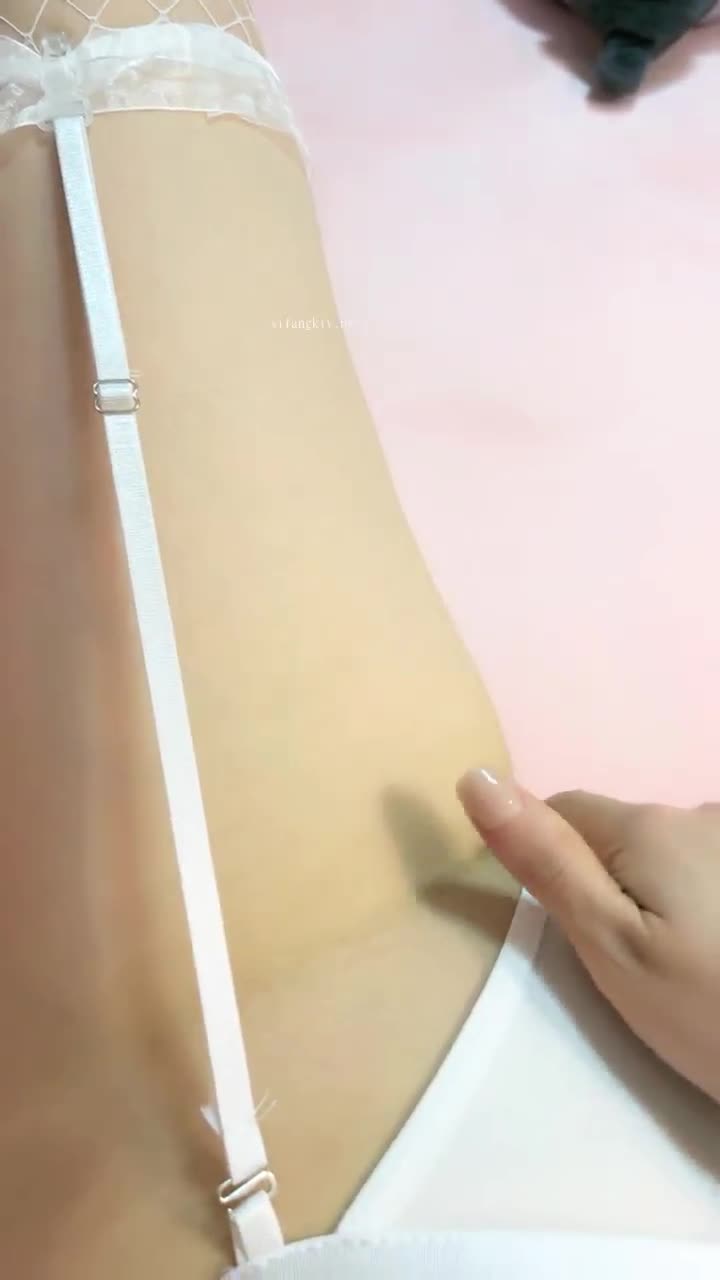 G奶学妹【哭哭】超级粉穴~道具自慰~淫水直流~超漂亮【20V】 (17)