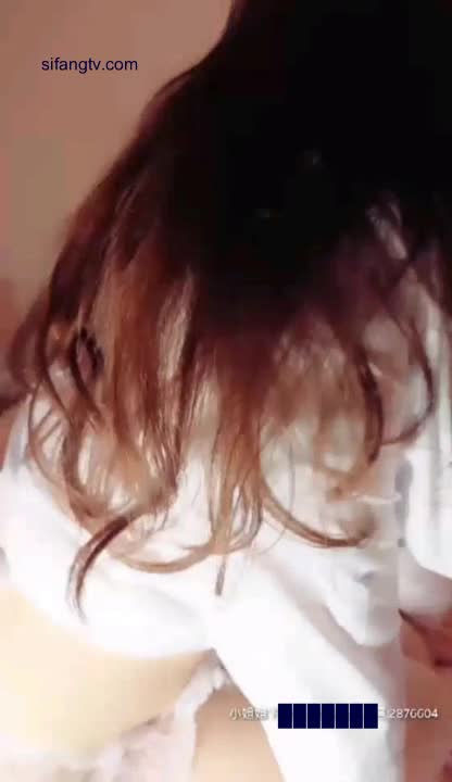 户外跳蛋【佛系少女琪宝】极品美女户外跳蛋喷水~在家大秀【39V】 (31)