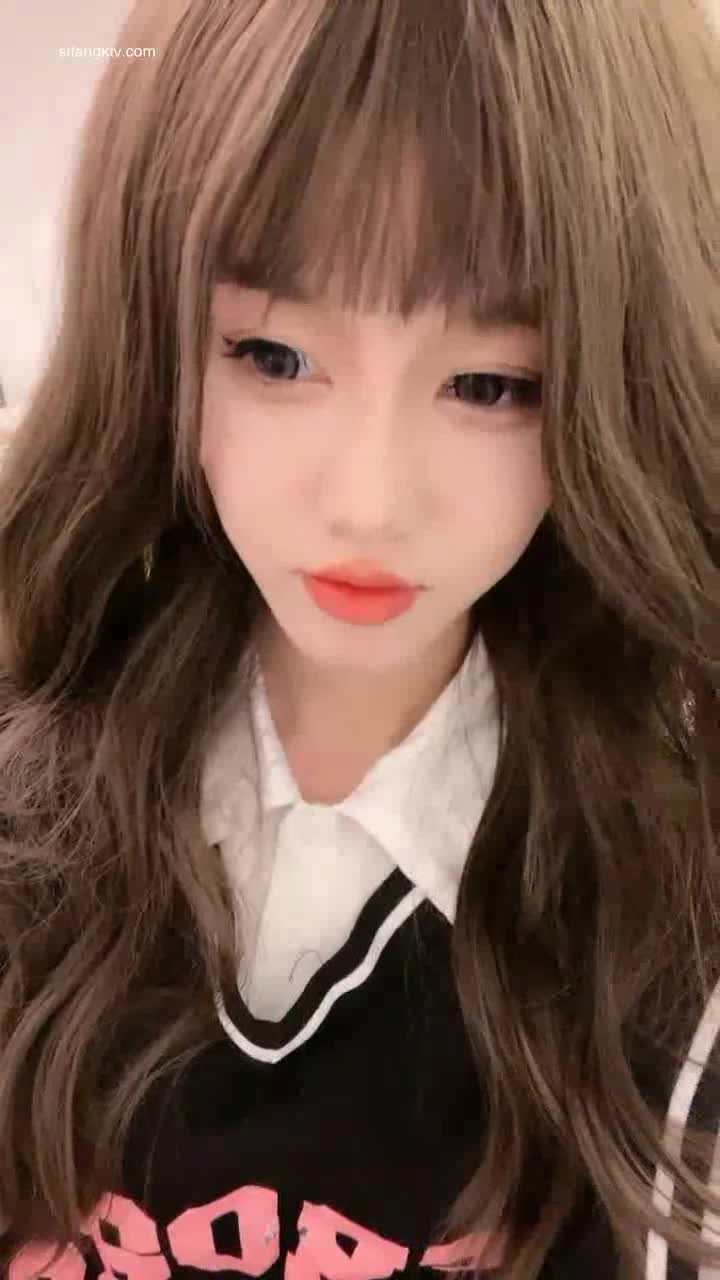 黑框眼镜美少女 揉奶裸舞【乔乔妹妹】超棒身材美乳，脱下内裤摇摆翘臀，特写多毛粉穴，手指揉搓扣入【24v】 (13)