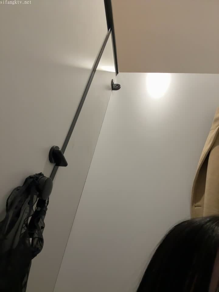 12月最新！咖啡店露出 跳弹自慰【Asia-Lynn】女神露脸男厕自慰 爽的喷水差点叫出来【31v】 (32)