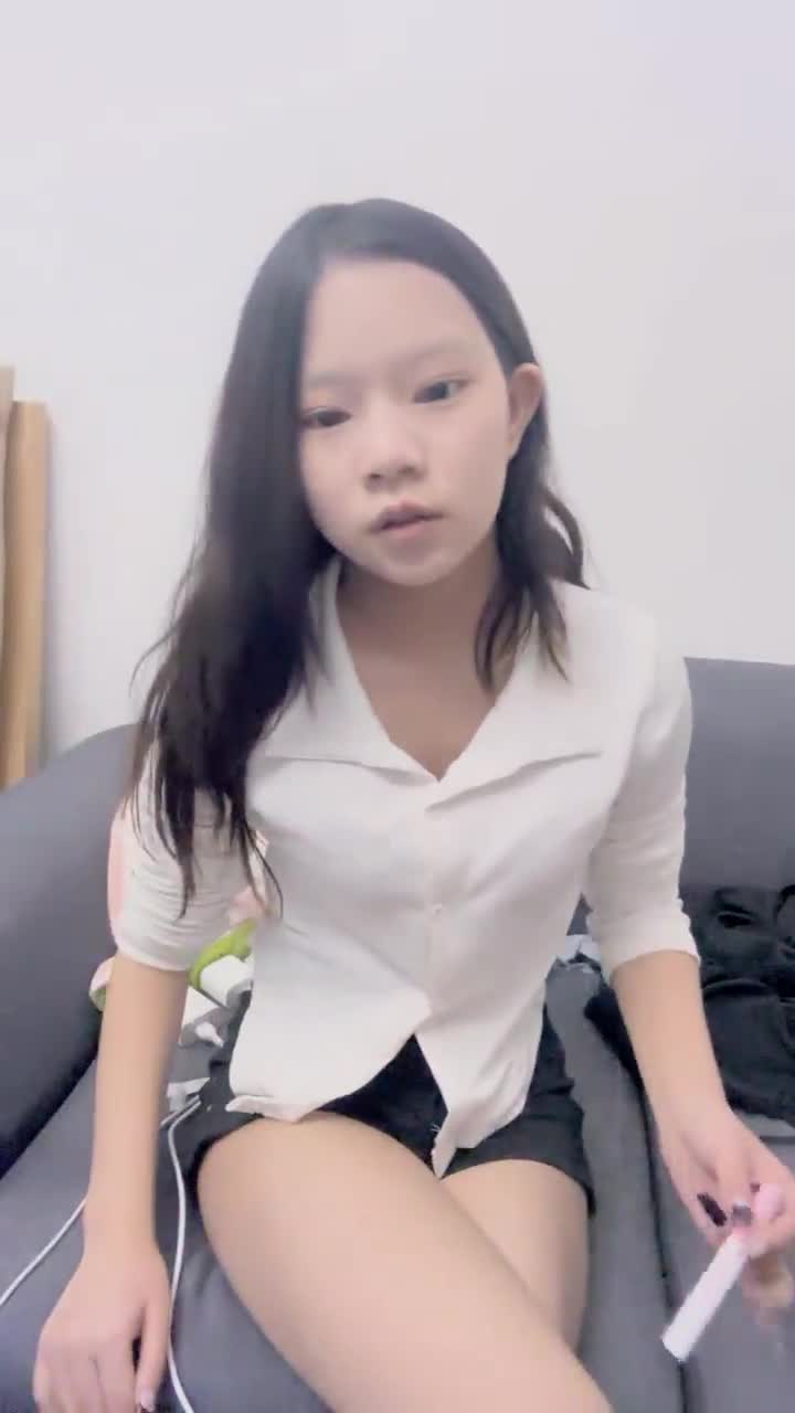 极品姐妹花下海【蜜桃乌龙牙】收费大尺度~互舔玩逼~跳蛋自慰~抠的喷水【16V】 (14)