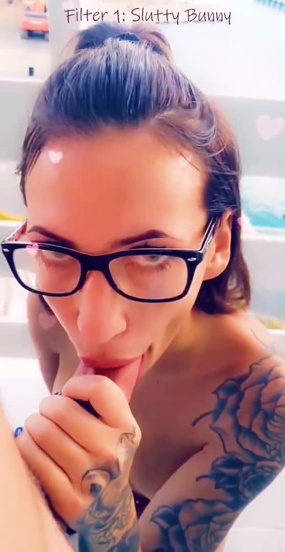 Snapchat Blowjob fun with Teen Stripper in Puerto Rico (Vote below!) (ph5dd9d8ff926cd)