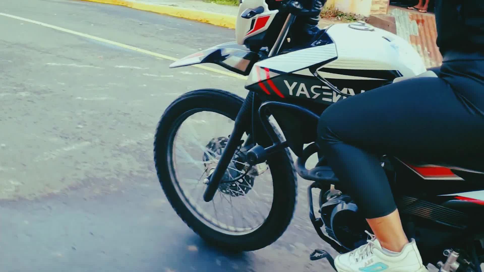 【自整理】我和性感的丈母娘发生性关系，把它录下来上传到网上！【122V】 (48)