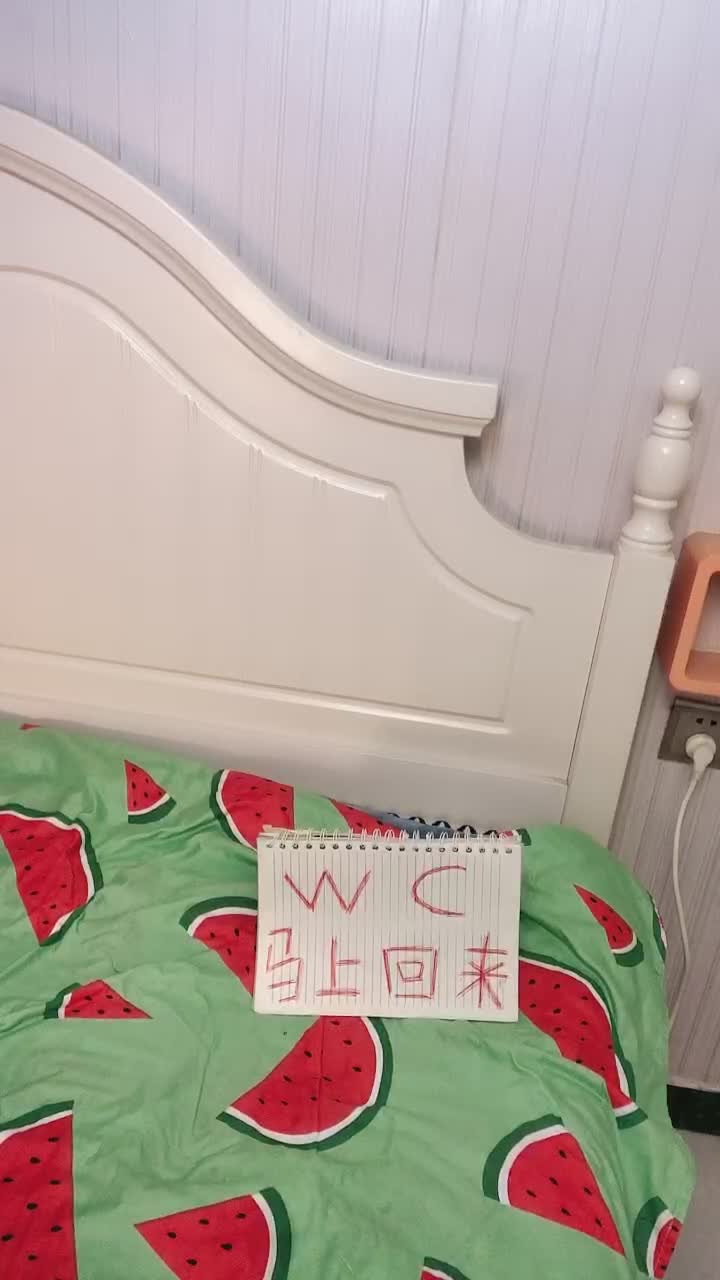 自录无水~大奶主播【原味大湿姐】巴黎世家~丝袜美脚~珍珠内裤【29V】 (3)