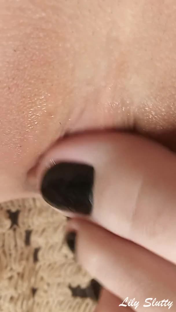 老少恋，极品天然美乳眼镜反差女孩Lily Slutty足交和年龄相差20岁大叔的婚后激情性爱合集【144v】. (21)