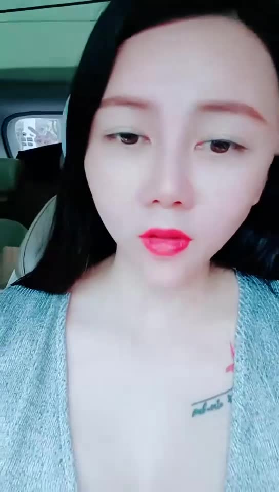 【雪儿老师】G奶滴滴女司姬~沟搭乘客~无套车震【29V】 (26)