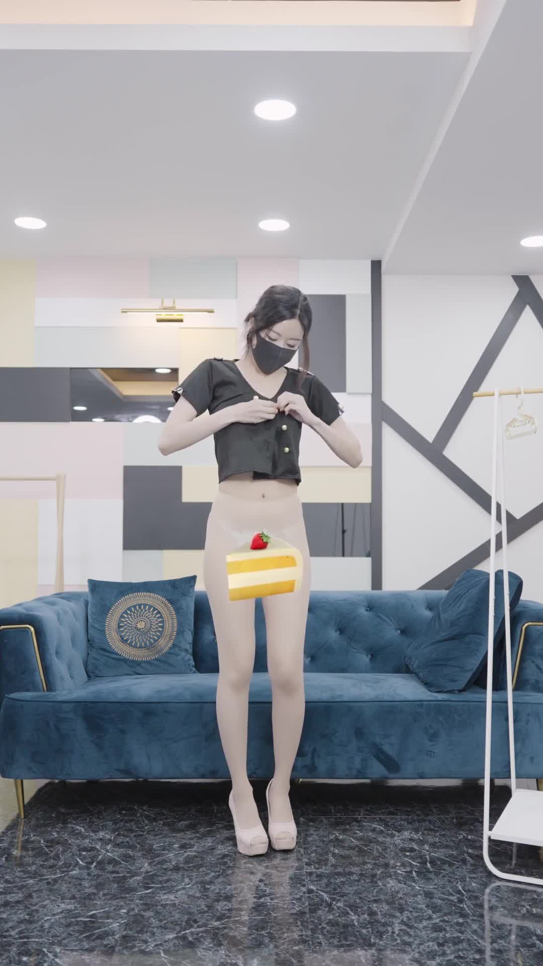 【LadyVella】 【solle21】抹油热舞 及付费大尺度福利合集【100 v】 (72)