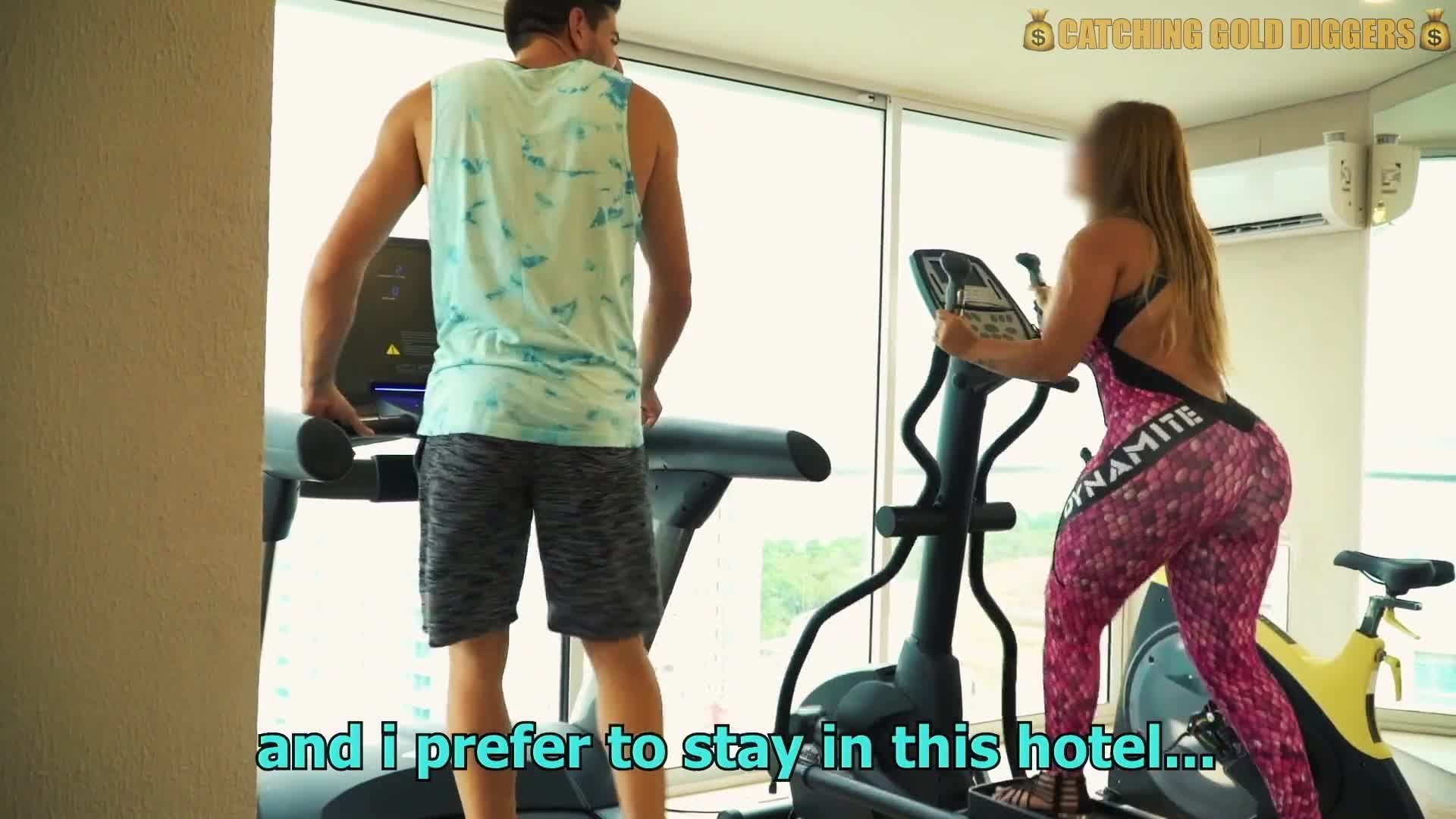 【自整理】欧美帅哥到街上搭讪路人美女，骗到家里来用大鸡巴给小姐姐疏通下水道！[104V]2 (47)