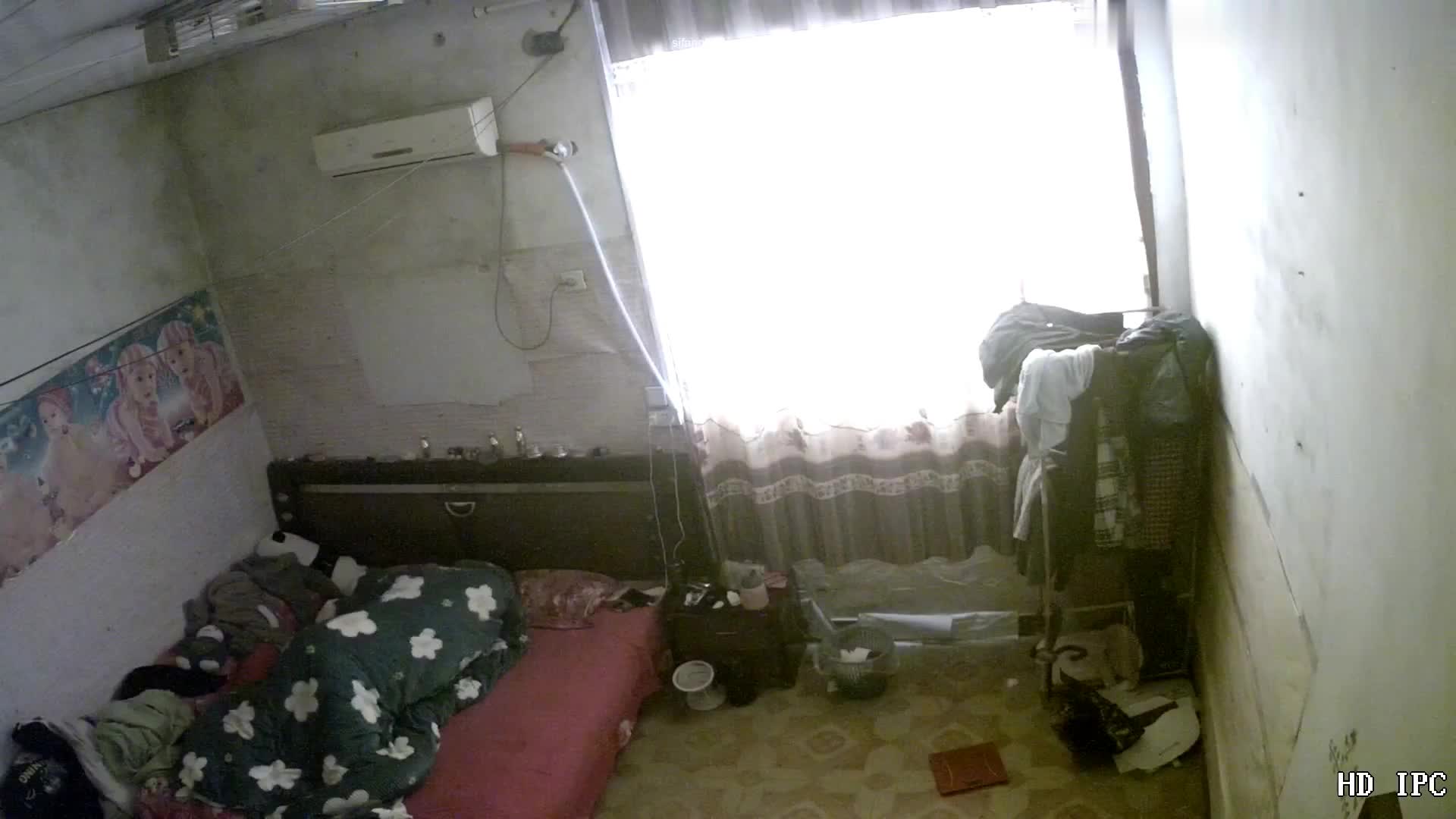 《居家摄像头破解》东北农村大叔早上起来和白嫩的媳妇来一炮