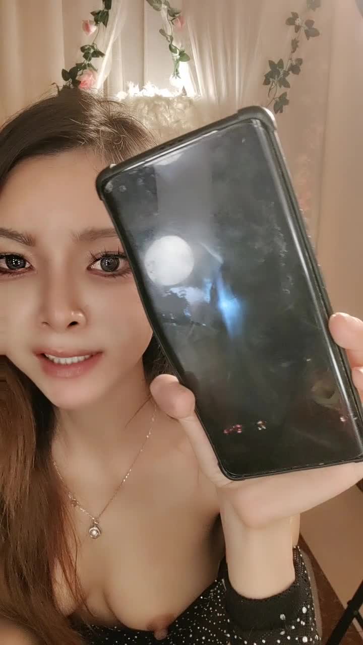 【意小姐】啤酒瓶大鸡巴猛烈抽插疯狂喷水更新至3月最新[19v] (5)