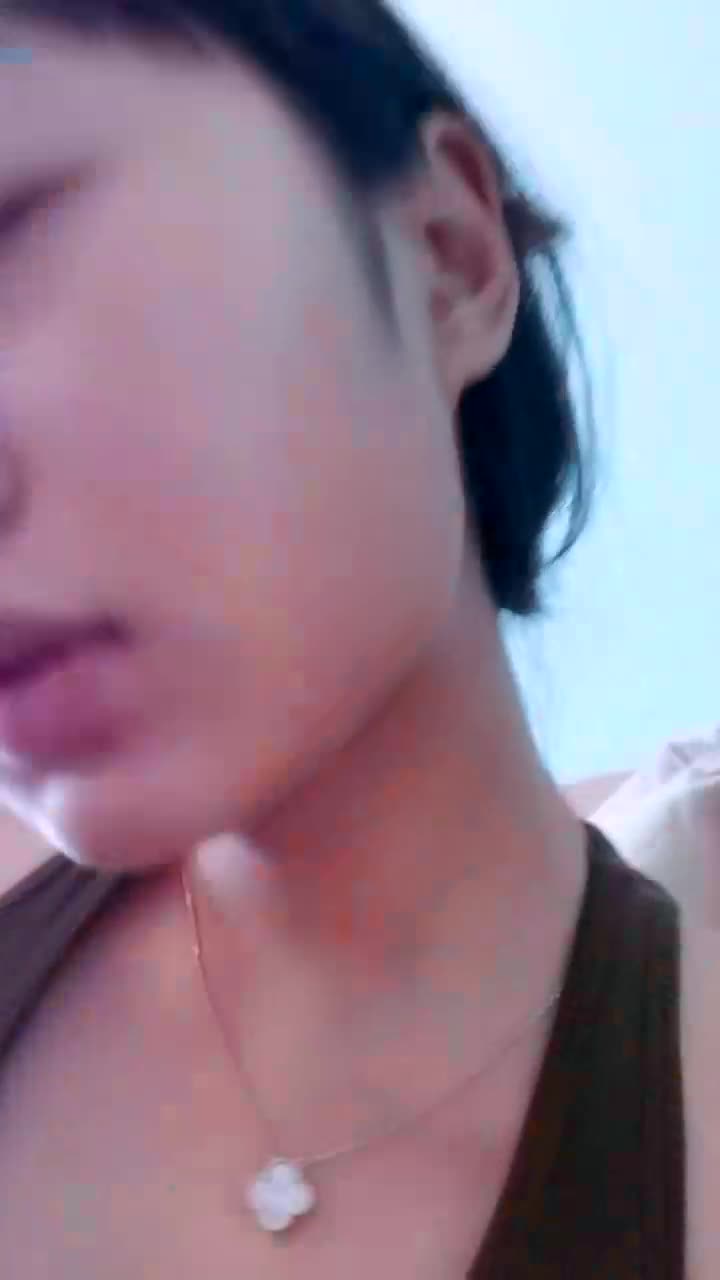 【乘务员妹妹】G奶学妹天然美乳~黑牛狂震~强震骚逼~爽到出白浆【87V】 (60)