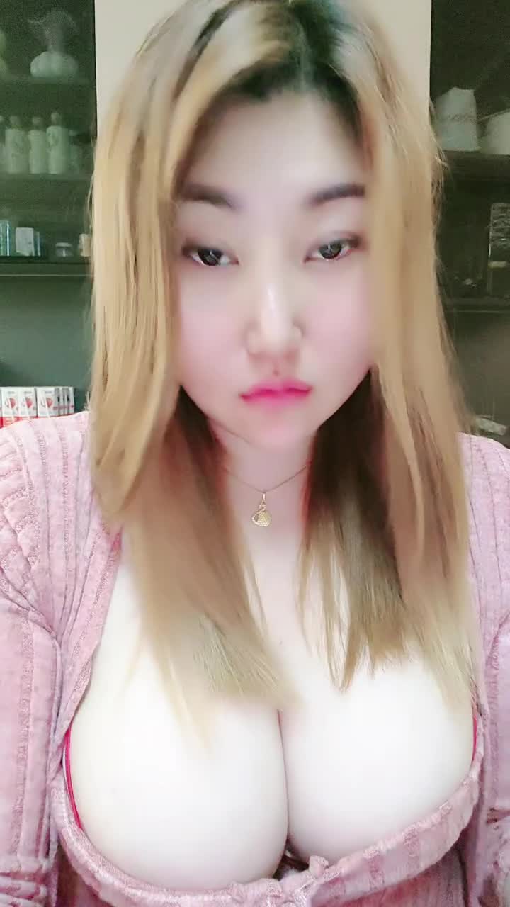 F杯乐乐】真是又白又大又圆又软~模拟口交~闺蜜上阵【10V】 (8)