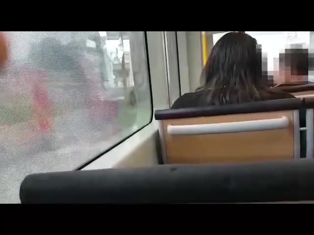 Megakrank!!!Public Handjob in der Straßenbahn XXL Cumshot＊ (ph602fc35f7e3a6)