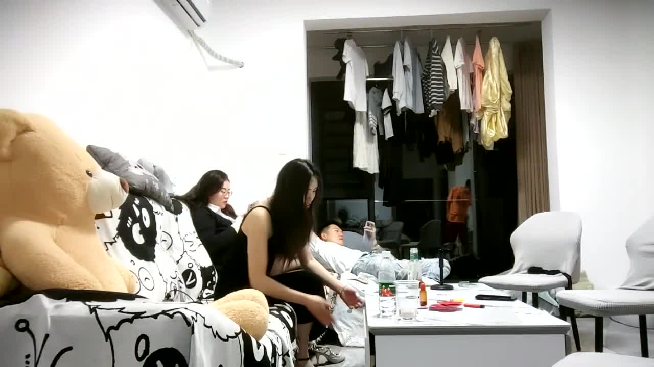 【换妻极品探花】经典系列 小护士专场   三对夫妻6P酒店淫乱打牌游戏-深喉后入各种体位啪啪【18v】 (13)