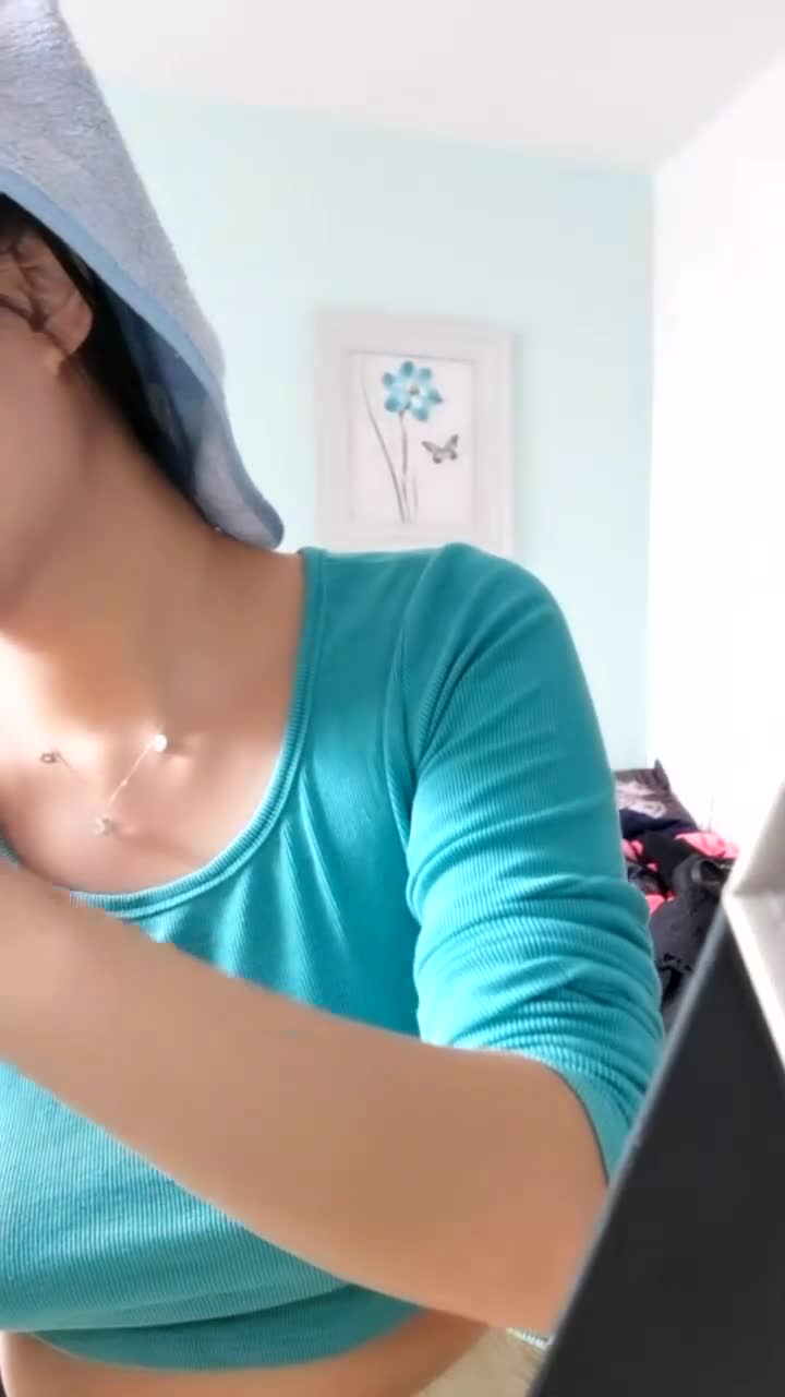 【乘务员妹妹】G奶学妹天然美乳~黑牛狂震~强震骚逼~爽到出白浆【87V】 (81)