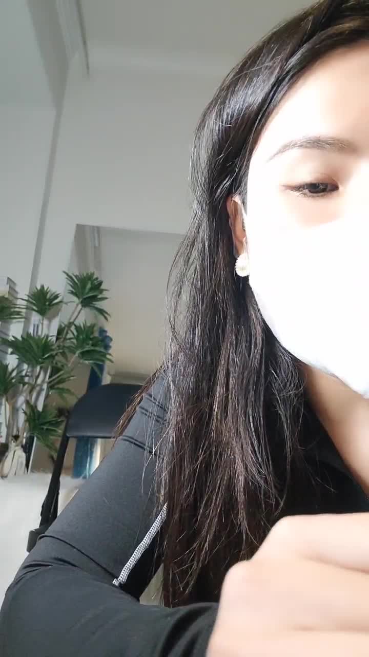 【脱衣舞小乖】妖娆热舞掰逼抠穴~油亮丝袜大屁股~极致魅惑【20V】 (19)