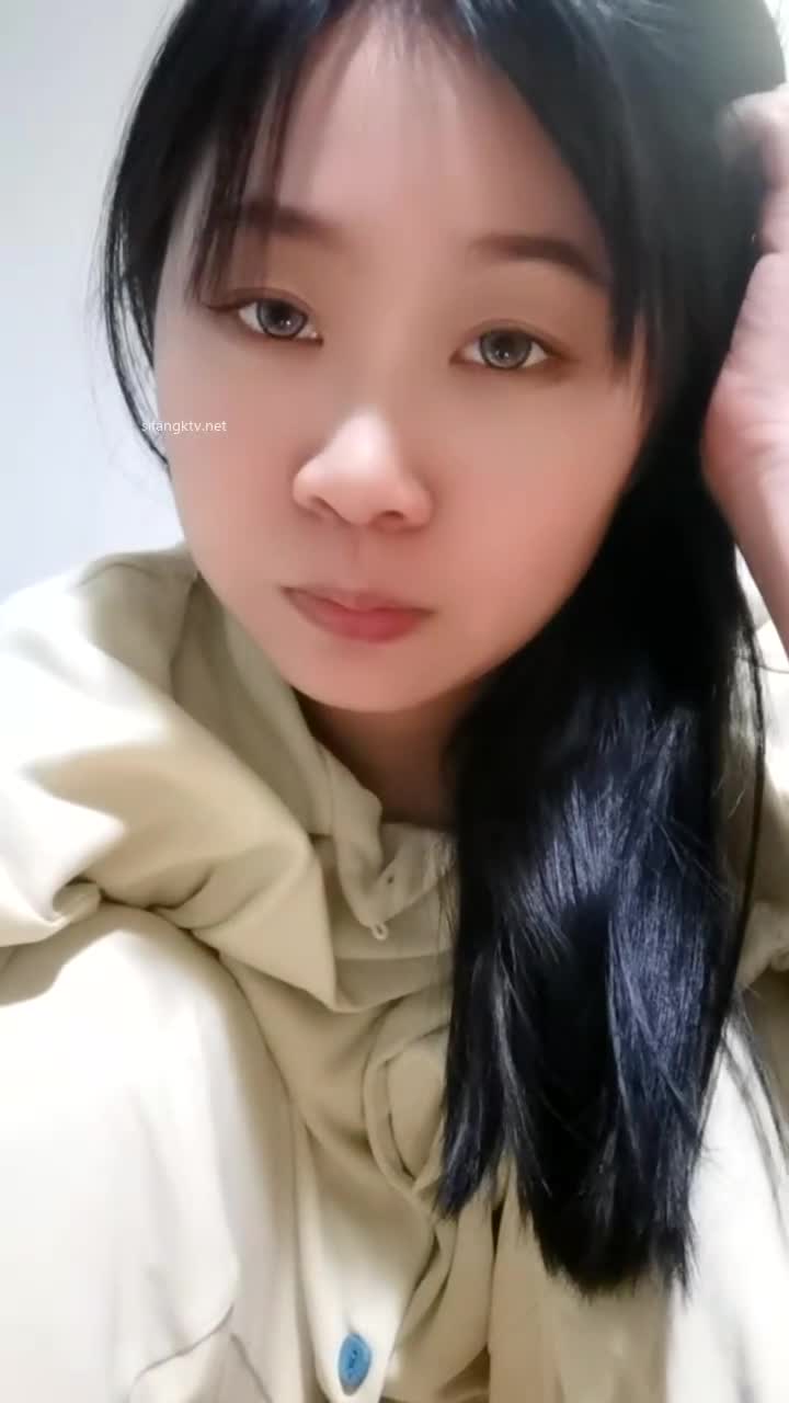 【乘务员妹妹】G奶学妹天然美乳~黑牛狂震~强震骚逼~爽到出白浆【87V】 (83)