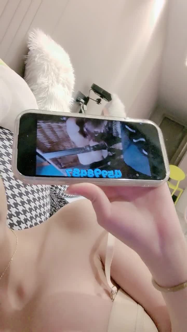 【AI老婆】极品颜值~骚脚骚话勾引~大奶长腿【21V】 (19)