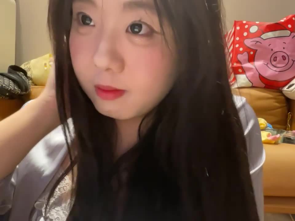 【Olivia】甩奶 道具自慰~高潮狂喷水【60v】 (66)