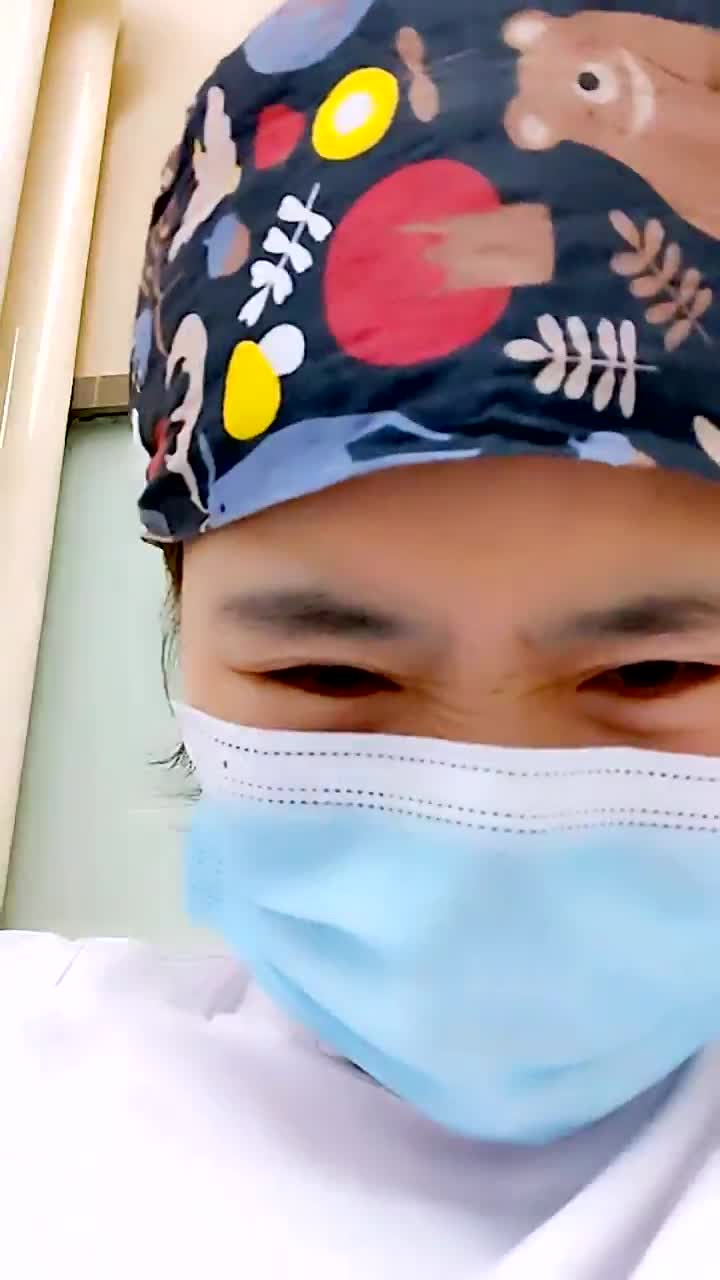 白衣天使 医生上班摸鱼 【浪荡美小护】上班玩丝袜真空跳蛋 【30v】 (7)