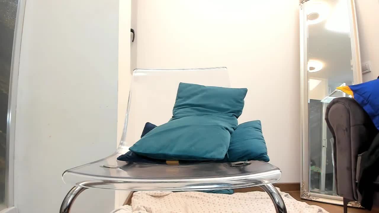 ModelhotfallingdevilChaturbateCamShowonNovember28,20233-34PM-Rarecord