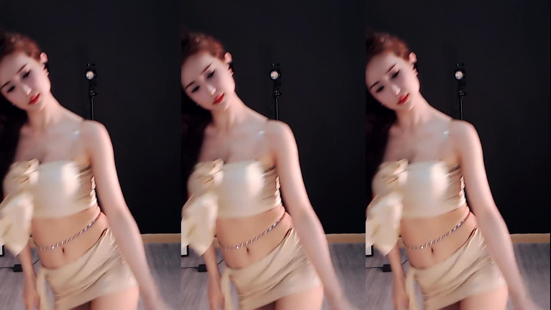 【Miu苏晓】23年7月8月热舞剪辑~火辣短裤~性感女仆【54V】 (4)